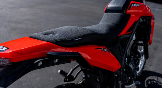Seat Concepts Komfort-Sitzbank Beta Alp 4.0 / Alp X, Black Sandpaper, Seiten Black Carbon Fiber