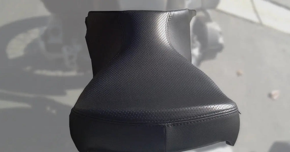 Seat Concepts Komfort Foam & Cover Kit mit Soziusbezug BMW R1200 GS / GS Adventure, Black Sandpaper, Seiten Black Carbon Fiber