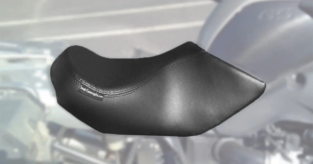 Seat Concepts Komfort Front &amp; Rear Foam &amp; Cover Kit BMW R1200 GS Adventure, Black Semi-Grip, Seiten Black Carbon Fiber