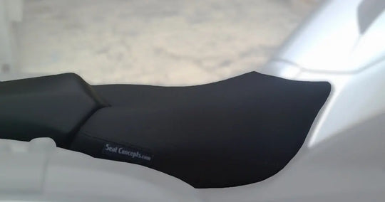 Seat Concepts Komfort Foam &amp; Cover Kit Honda NC700X / NC750X, Black Semi-Grip, Seiten Black Carbon Fiber