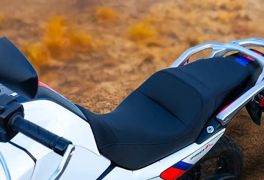 Seat Concepts Komfort Foam &amp; Cover Kit Honda XL750 Transalp, Black Sandpaper, Seiten Black Carbon Fiber