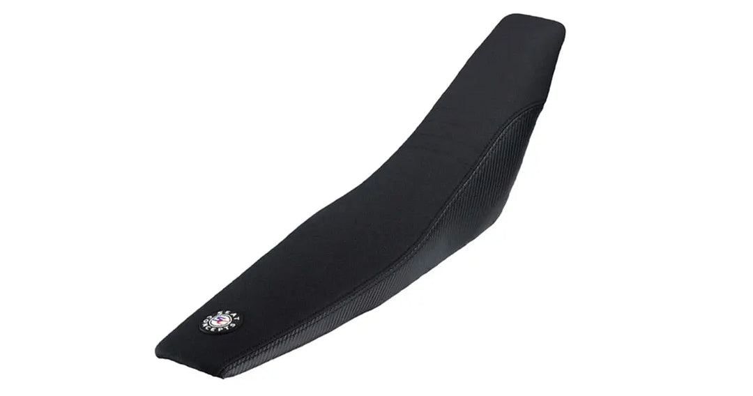 Seat Concepts Komfort-Sitzbank Husqvarna FE / TE / FC / TC, Black Sandpaper, Seiten Black Carbon Fiber, Naht schwarz (Abbildung zeigt Standardhöhe)