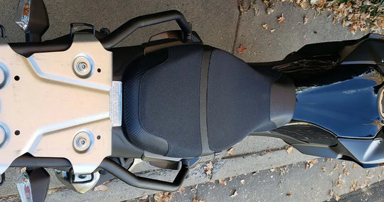 Seat Concepts Komfort Foam &amp; Cover Kit Kawasaki Versys-X 300, Black Sandpaper, Seiten Black Carbon Fiber