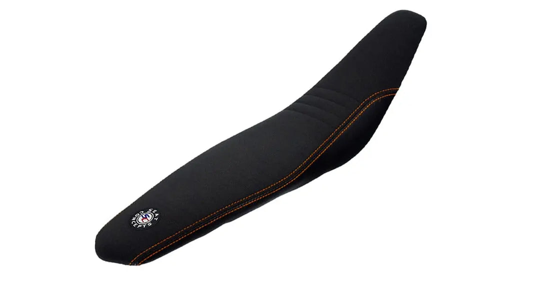 Seat Concepts Komfort-Sitzbank KTM EXC-F / EXC / SX-F / SX, Black Sandpaper, Seiten Black Carbon Fiber, Naht orange