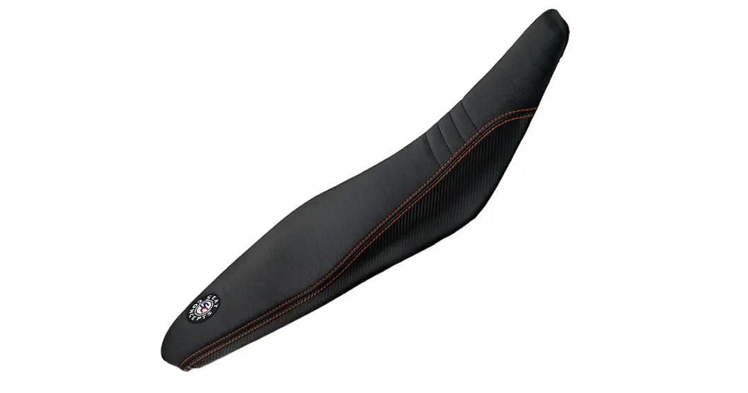 Seat Concepts Komfort-Sitzbank XL KTM EXC-F / EXC / SX-F / SX, Black Semi-Grip, Seiten Black Carbon Fiber, Naht orange