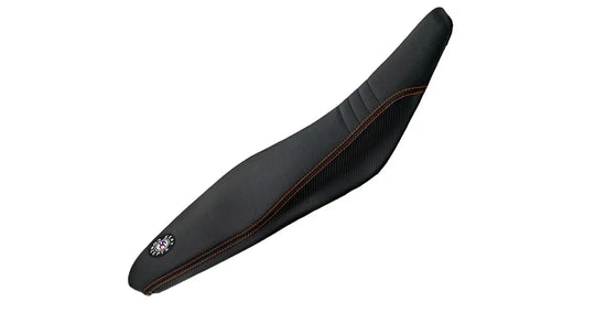 Seat Concepts Komfort-Sitzbank XL KTM EXC-F / EXC / SX-F / SX, Black Semi-Grip, Seiten Black Carbon Fiber, Naht orange