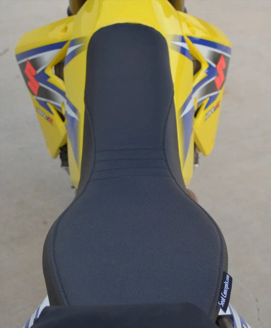 Seat Concepts Komfort-Sitzbank Suzuki DR-Z400, Black Carbon Fiber (Abbildung zeigt die niedrige Ausführung)