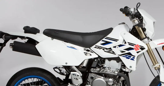 Seat Concepts Komfort-Sitzbank Suzuki DR-Z400, Black Sandpaper, Seiten Black Carbon Fiber
