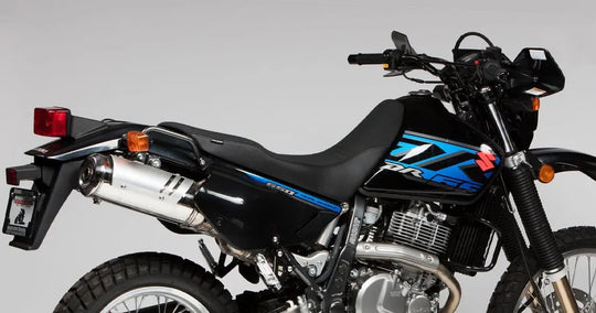 Seat Concepts Komfort-Sitzbank Suzuki DR 650 SE, Black Sandpaper, Seiten Black Carbon Fiber
