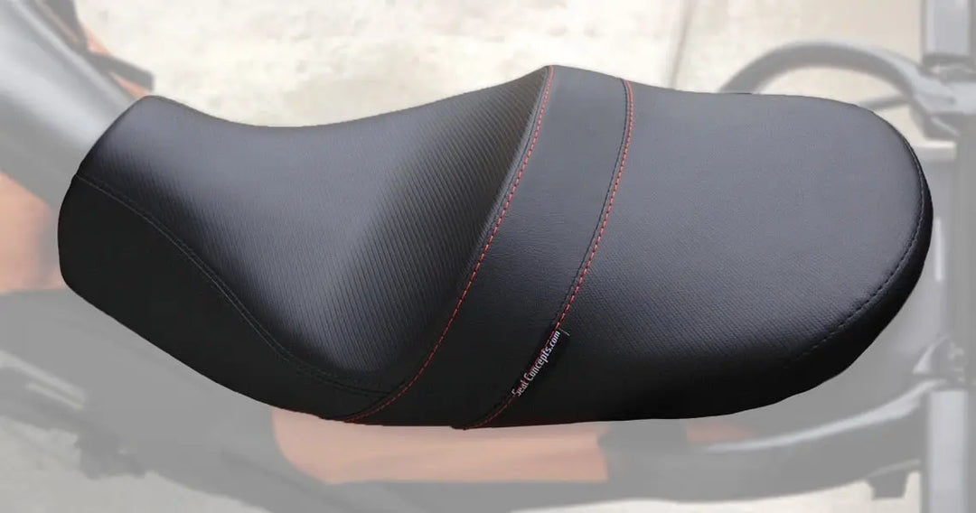 Seat Concepts Komfort Foam &amp; Cover Kit Suzuki V-Strom 650 / XT, Black Sandpaper, Seiten Black Carbon Fiber