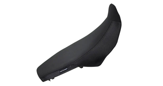 Seat Concepts Komfort Foam &amp; Cover Kit Suzuki V-Strom 800DE / V-Strom 800, Black Semi-Grip, Seiten Black Carbon Fiber