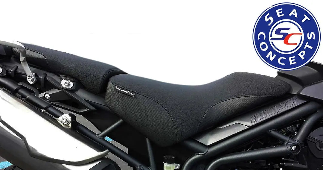 Seat Concepts Komfort Foam &amp; Cover Kit Triumph Tiger 800, Black Sandpaper, Seiten Black Carbon Fiber