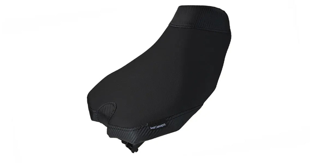 Seat Concepts Komfort Foam &amp; Cover Kit Yamaha Tracer 900, Black Semi-Grip, Seiten Black Carbon Fiber