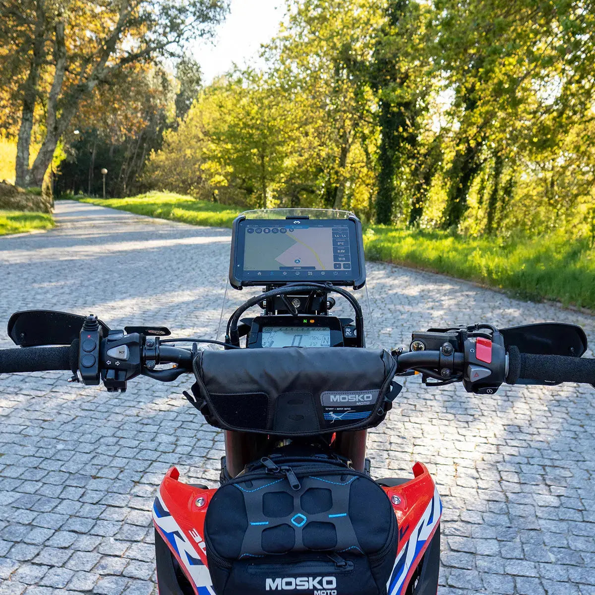 DMD-T880X montiert auf Honda CRF 300L