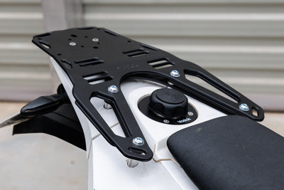 Yakk EXP Gepäckplatte schwarz für Husqvarna 701