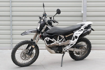 Yakk EXP Seitenträger weiß für Softgepäck für Husqvarna 701